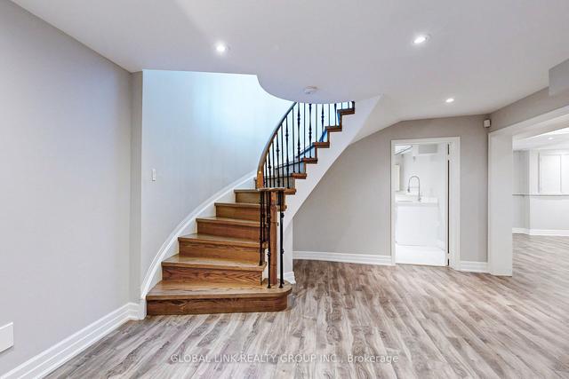 1 Rae Cres, House detached with 4 bedrooms, 5 bathrooms and 8 parking in Markham ON | Image 21