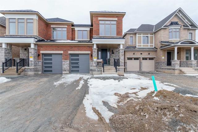 17 Lazarette Lane, House semidetached with 4 bedrooms, 3 bathrooms and 3 parking in East Gwillimbury ON | Image 1