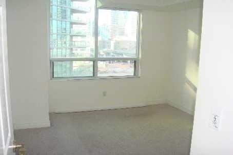 803 - 51 Lower Simco St, Condo with 1 bedrooms, 1 bathrooms and 1 parking in Toronto ON | Image 4