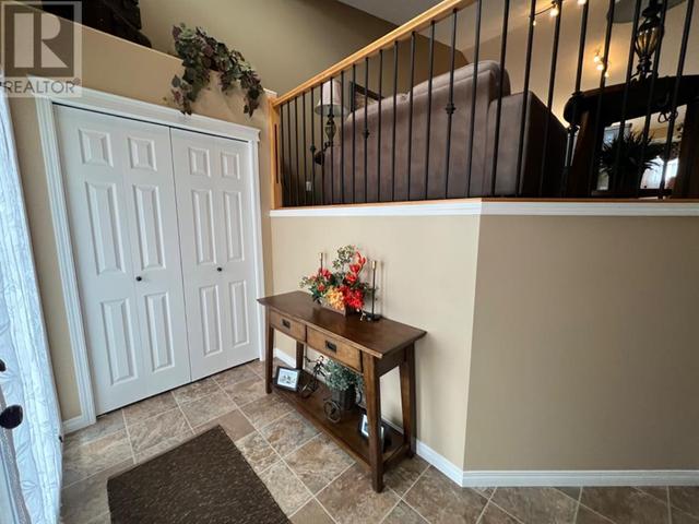 8625 118 Avenue, House detached with 5 bedrooms, 3 bathrooms and 4 parking in Grande Prairie AB | Image 3