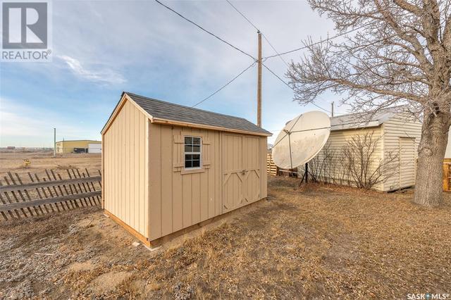 b5 - 145 North Service Road, Home with 3 bedrooms, 1 bathrooms and null parking in Moose Jaw SK | Image 31