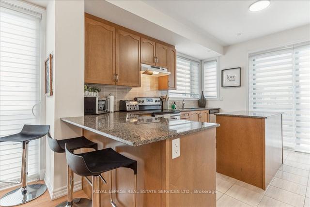 th 7 - 389 The Westway, House attached with 3 bedrooms, 2 bathrooms and 2 parking in Toronto ON | Image 3