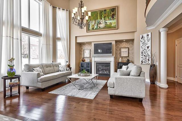 3317 Mistwell Cres, House detached with 4 bedrooms, 4 bathrooms and 6 parking in Oakville ON | Image 6