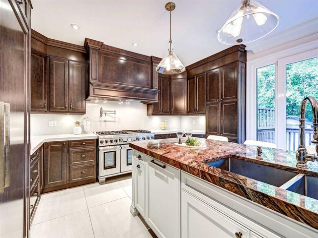 316 Joicey Blvd, House detached with 5 bedrooms, 6 bathrooms and 4 parking in Toronto ON | Image 17