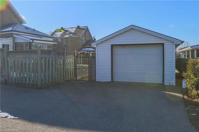 7 Downing Street, House detached with 3 bedrooms, 1 bathrooms and null parking in Brantford ON | Image 23