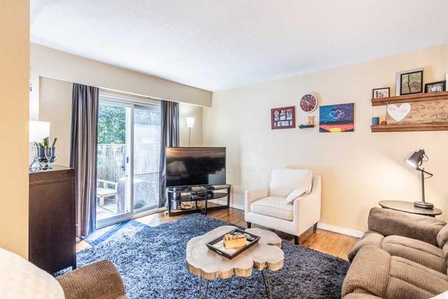 527 - 527 Timber Lane, Townhouse with 3 bedrooms, 2 bathrooms and 1 parking in Burlington ON | Image 9