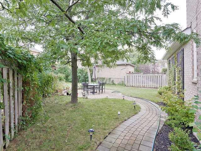 3301 Trelawny Circ, House detached with 4 bedrooms, 4 bathrooms and 4 parking in Mississauga ON | Image 18