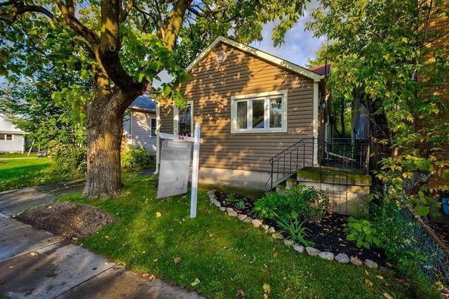 53 Pelham Rd, House detached with 2 bedrooms, 1 bathrooms and 2 parking in St. Catharines ON | Image 1