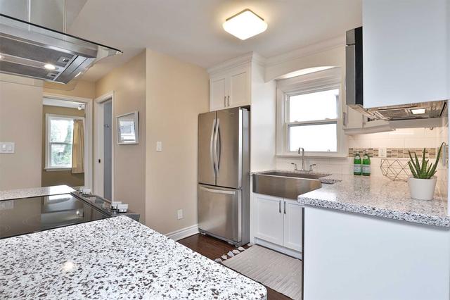 973 Cosburn Ave, House detached with 2 bedrooms, 2 bathrooms and 1 parking in Toronto ON | Image 3