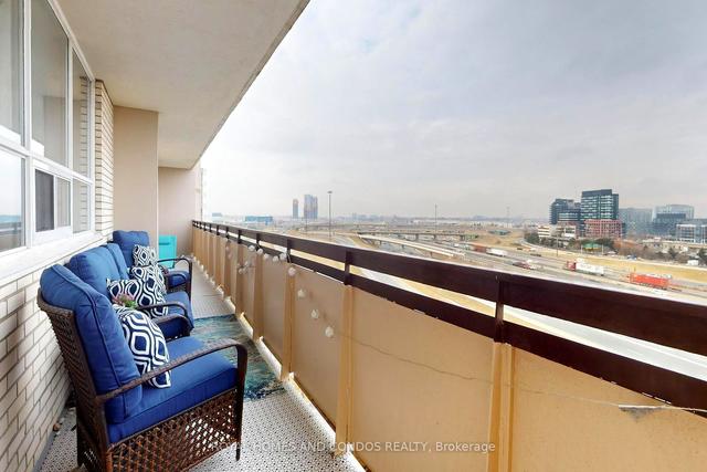 1006 - 130 Neptune Dr, Condo with 2 bedrooms, 2 bathrooms and 1 parking in Toronto ON | Image 27