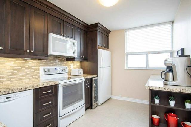 1213 - 700 Dynes Rd, Condo with 2 bedrooms, 2 bathrooms and 2 parking in Burlington ON | Image 33