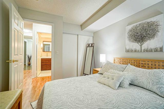 lph 11 - 26 Olive Ave, Condo with 1 bedrooms, 1 bathrooms and 1 parking in Toronto ON | Image 4