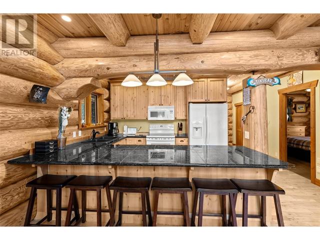 1876 Shaver Road, House detached with 4 bedrooms, 3 bathrooms and null parking in Columbia Shuswap B BC | Image 12