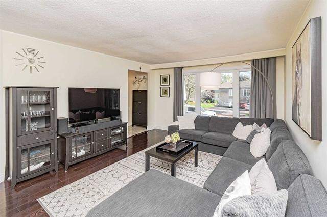 6406 Chaumont Cres, House semidetached with 4 bedrooms, 3 bathrooms and 3 parking in Mississauga ON | Image 37