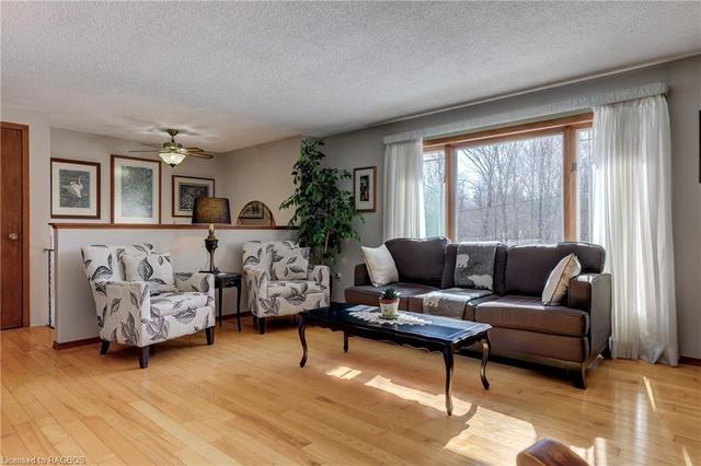 702851 Sideroad 5, House detached with 4 bedrooms, 2 bathrooms and 6 parking in Chatsworth ON | Image 9