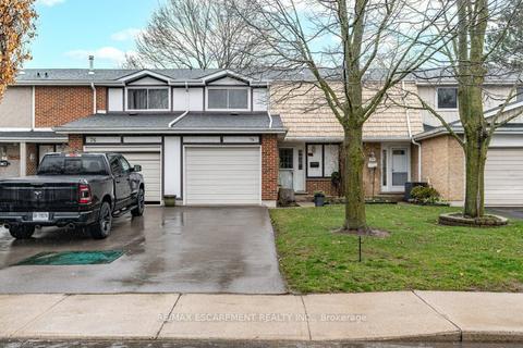 74 St. Andrews Dr, Townhouse with 3 bedrooms, 2 bathrooms and 3 parking in Hamilton ON | Card Image