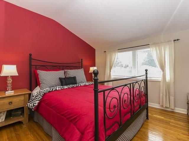 28 Hadrina St, House detached with 3 bedrooms, 1 bathrooms and 5 parking in Brampton ON | Image 12