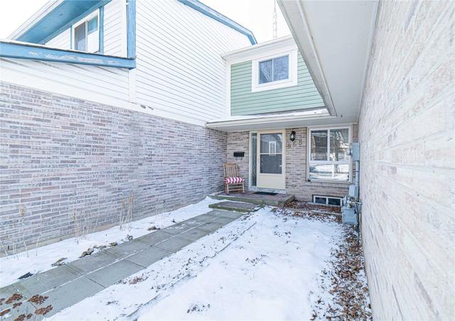 865 Gentry Cres, House attached with 3 bedrooms, 2 bathrooms and 2 parking in Oshawa ON | Image 12