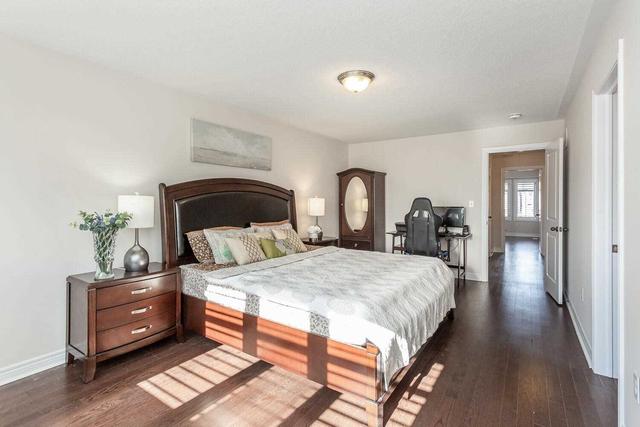 19 Fann Dr, House detached with 3 bedrooms, 3 bathrooms and 3 parking in Brampton ON | Image 7