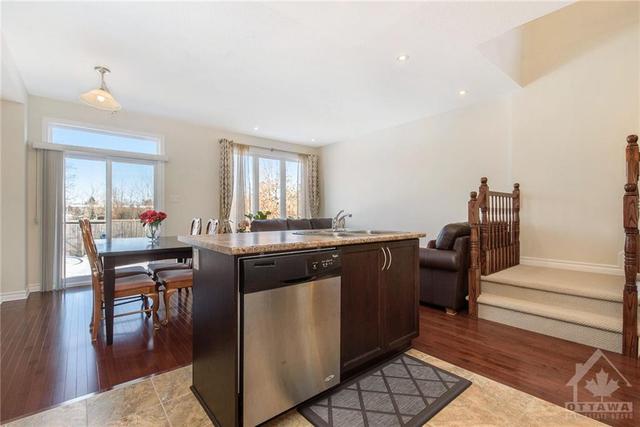 215 Via San Marino Street, Townhouse with 3 bedrooms, 3 bathrooms and 2 parking in Ottawa ON | Image 4