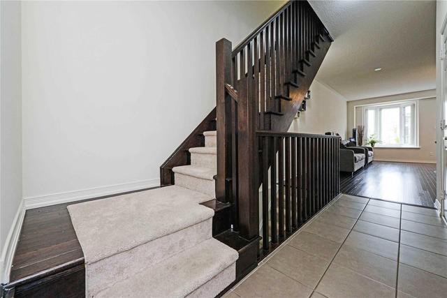 70 Utopia Way, Townhouse with 3 bedrooms, 4 bathrooms and 1 parking in Brampton ON | Image 2