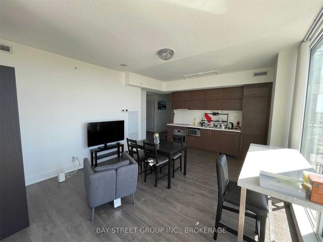 913k - 180 Enterprise Blvd, Condo with 2 bedrooms, 2 bathrooms and 1 parking in Markham ON | Image 13