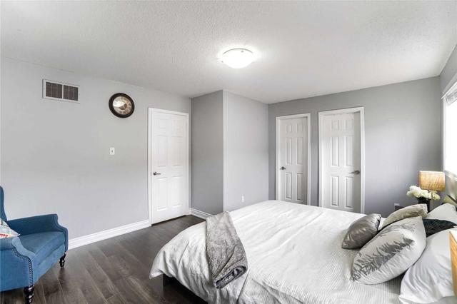 395 Hobbs Cres, House attached with 3 bedrooms, 3 bathrooms and 2 parking in Milton ON | Image 11
