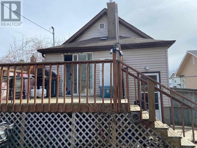 1313 Gore Street West, House detached with 4 bedrooms, 2 bathrooms and null parking in Thunder Bay ON | Image 3