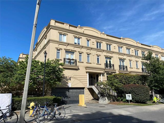 th5 - 70 Carr St, Townhouse with 2 bedrooms, 1 bathrooms and 0 parking in Toronto ON | Image 1