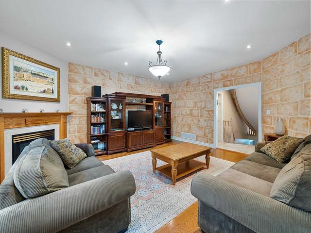 129 Theodore Pl, House detached with 4 bedrooms, 4 bathrooms and 6 parking in Vaughan ON | Image 4