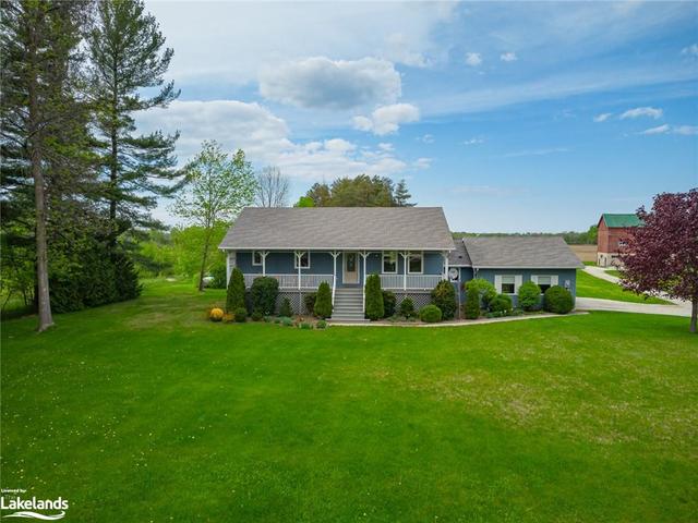 7304 36/37 Nottawasaga Sideroad, House detached with 4 bedrooms, 2 bathrooms and 12 parking in Clearview ON | Image 4