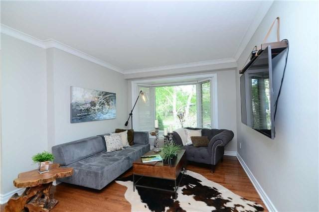 68 Glenmanor Dr, House detached with 3 bedrooms, 2 bathrooms and 3 parking in Oakville ON | Image 3