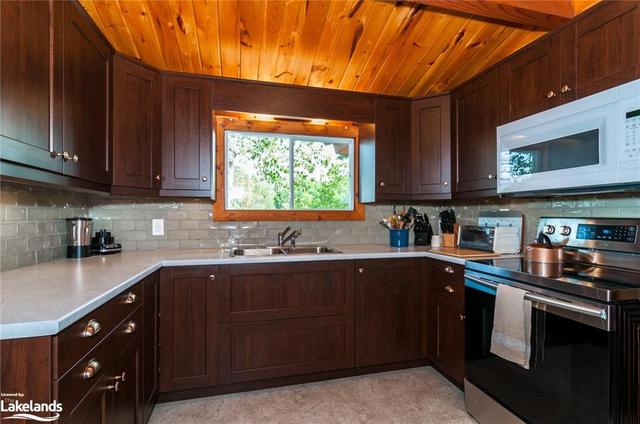 88 Island 980/Deer Island, House detached with 3 bedrooms, 1 bathrooms and null parking in Georgian Bay ON | Image 13