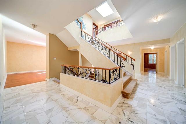 55 Macamo Crt, House detached with 5 bedrooms, 7 bathrooms and 12 parking in Vaughan ON | Image 38