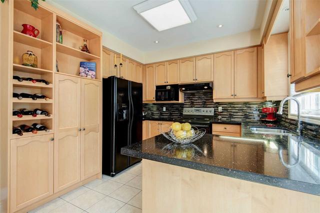 7027 Gillespie Lane, House detached with 3 bedrooms, 4 bathrooms and 6 parking in Mississauga ON | Image 30