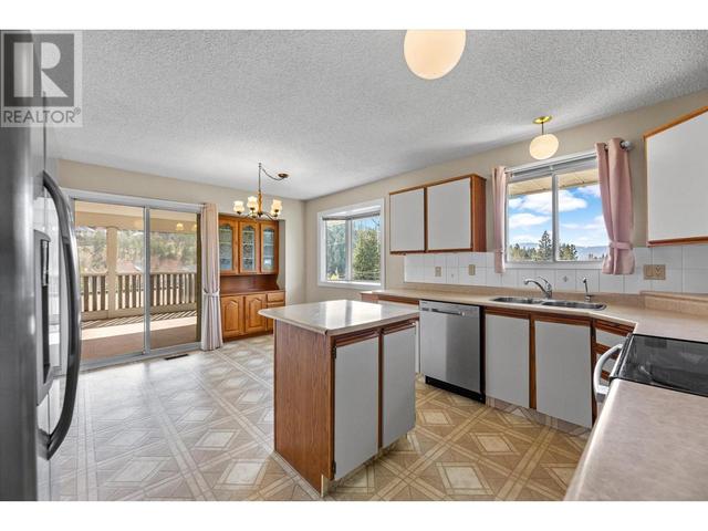 1276 Rio Drive, House detached with 4 bedrooms, 2 bathrooms and 6 parking in Kelowna BC | Image 14