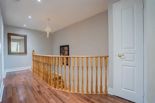 3217 Neyagawa Blvd, House attached with 3 bedrooms, 3 bathrooms and 2 parking in Oakville ON | Image 8