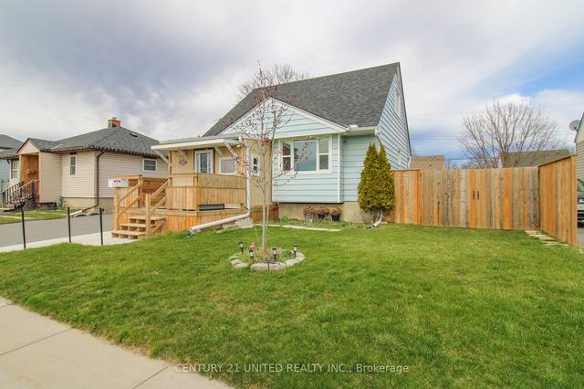 762 Gillespie Ave, House detached with 2 bedrooms, 2 bathrooms and 3 parking in Peterborough ON | Image 1
