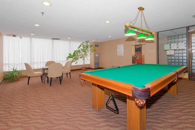 2002 - 22 Hanover Rd, Condo with 2 bedrooms, 2 bathrooms and 2 parking in Brampton ON | Image 19