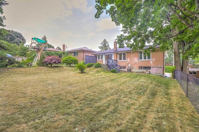 8 Lochinvar Cres, House detached with 3 bedrooms, 3 bathrooms and 4 parking in Toronto ON | Image 16