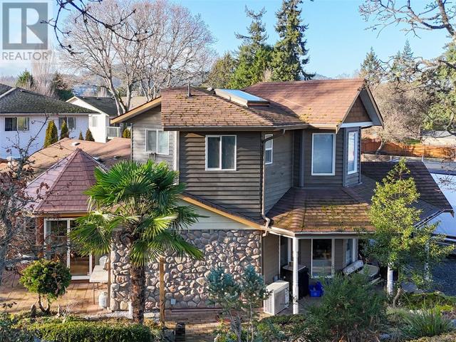 647 Rockingham Rd, House detached with 3 bedrooms, 2 bathrooms and 3 parking in Langford BC | Image 4
