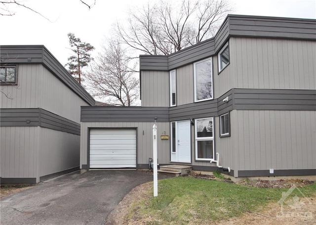 28 - 42 Compata Way, Townhouse with 3 bedrooms, 2 bathrooms and 2 parking in Ottawa ON | Image 2