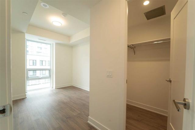 213 - 80 Vanauley St, Condo with 2 bedrooms, 2 bathrooms and 1 parking in Toronto ON | Image 4