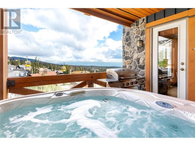 375 Raven Ridge Road Unit# 3 201, Condo with 3 bedrooms, 2 bathrooms and null parking in Kootenay Boundary E BC | Image 1