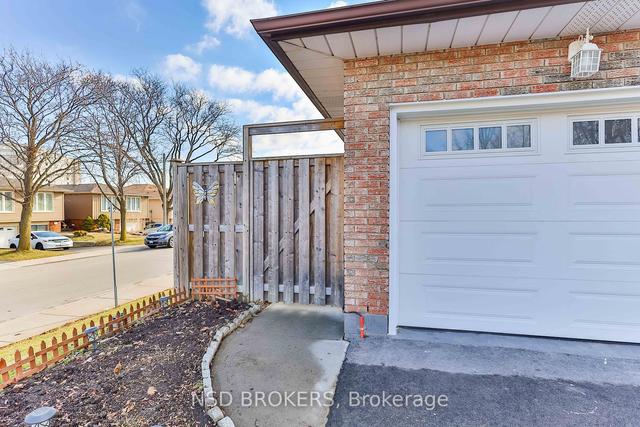 3 Renner Crt, House detached with 3 bedrooms, 4 bathrooms and 5 parking in Hamilton ON | Image 12