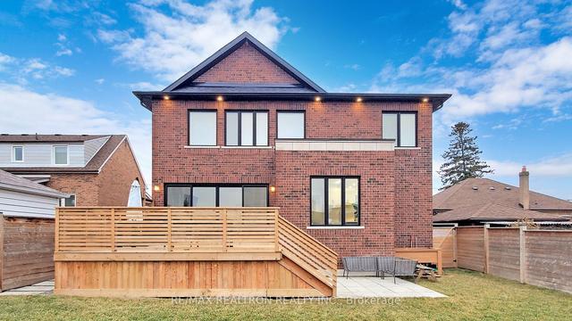 200 Rustic Rd, House detached with 4 bedrooms, 5 bathrooms and 6 parking in Toronto ON | Image 30
