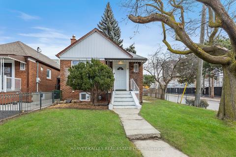 19 Danesbury Ave, House detached with 2 bedrooms, 2 bathrooms and 2 parking in Toronto ON | Card Image