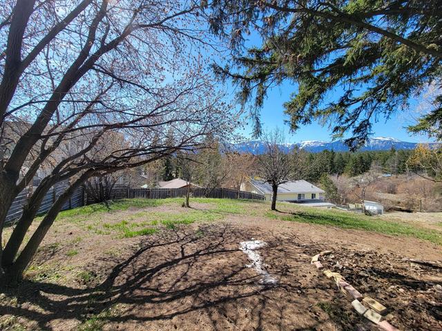 809 14th Street, House detached with 2 bedrooms, 2 bathrooms and null parking in Invermere BC | Image 18