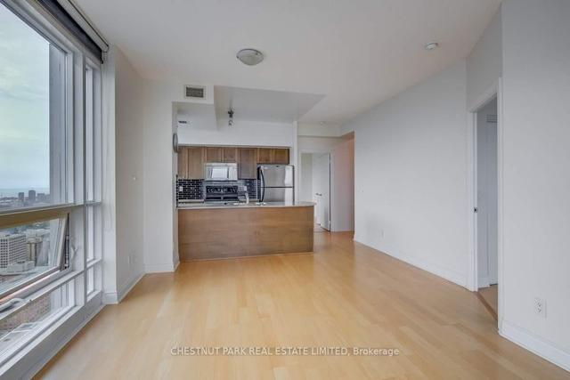 5004 - 763 Bay St, Condo with 2 bedrooms, 2 bathrooms and 1 parking in Toronto ON | Image 16