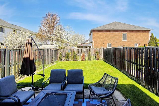 6110 Windfleet Cres, House attached with 3 bedrooms, 4 bathrooms and 3 parking in Mississauga ON | Image 9